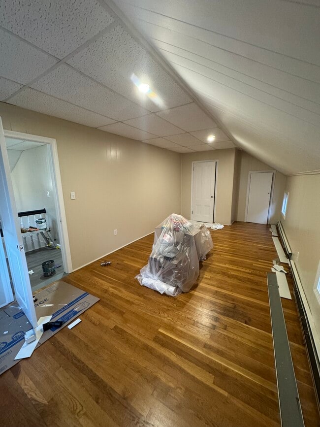 281 Hamlet St