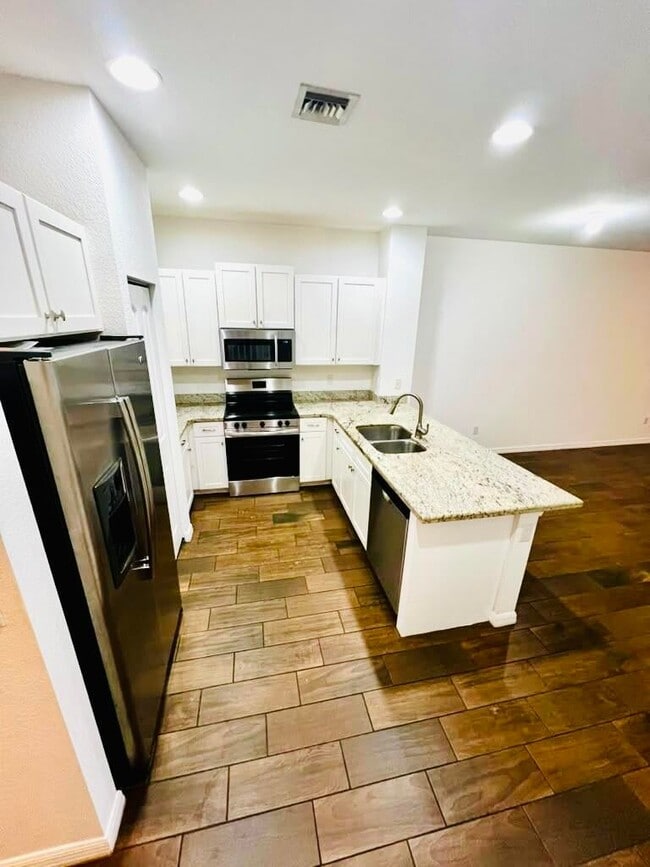 Photo - 1129 Vermilion Dr