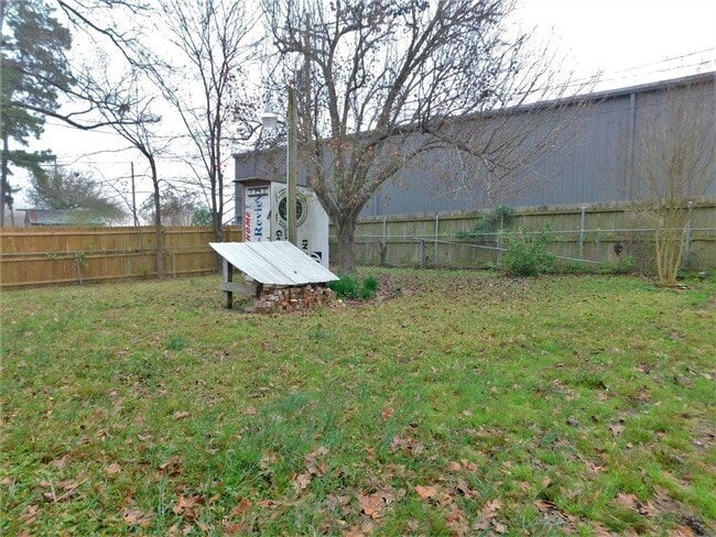 2013 Oaklawn Dr