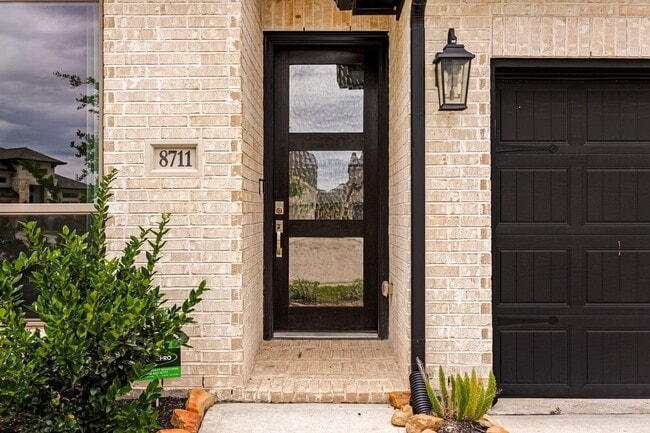 Photo - 8711 Hbr Pnes Dr