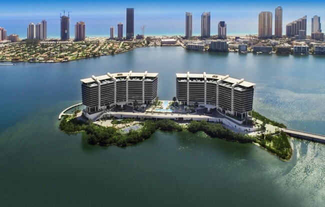 Building Photo - 5500 Island Estates Dr Unit 704