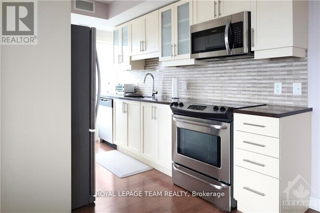 Photo - 195 Besserer St Unit 9
