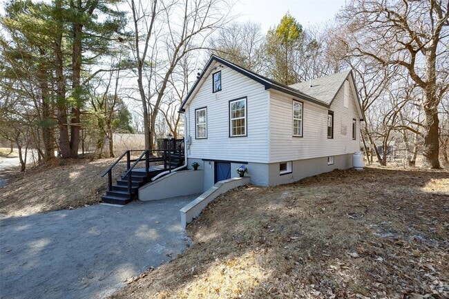Building Photo - 3 Holt Rd Rental