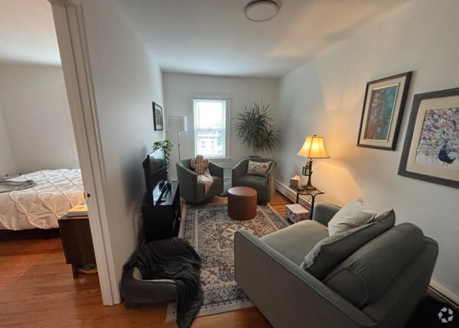 Building Photo - 17 Princeton St Rental