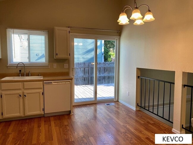 Photo - Beautiful Three Bedroom Home!