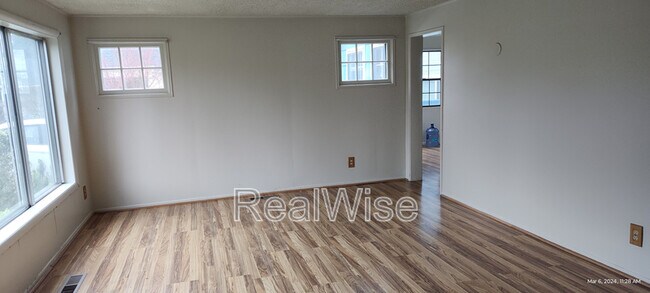 Photo - 355 W Selmar Ct