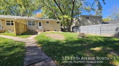 Building Photo - 123 19th Ave N Unit 1