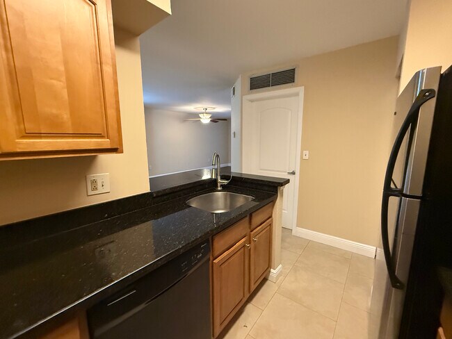 Photo - 2850 N Oakland Forest Dr Unit 208