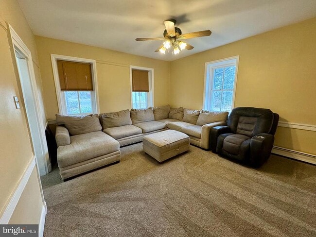 Photo - 180 Sassamansville Rd