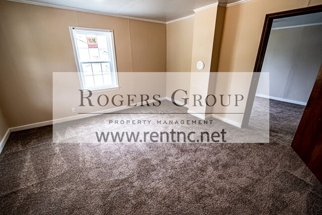 Photo - 220 Pearl St