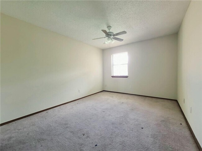 Photo - 235 Barrett Pl