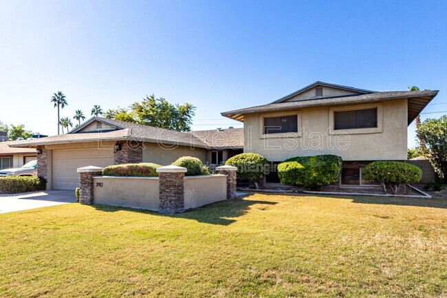 Photo - 3912 S Elm St