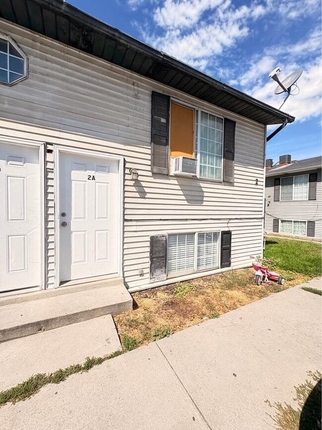 Building Photo - 974 W 600 S Unit 2A
