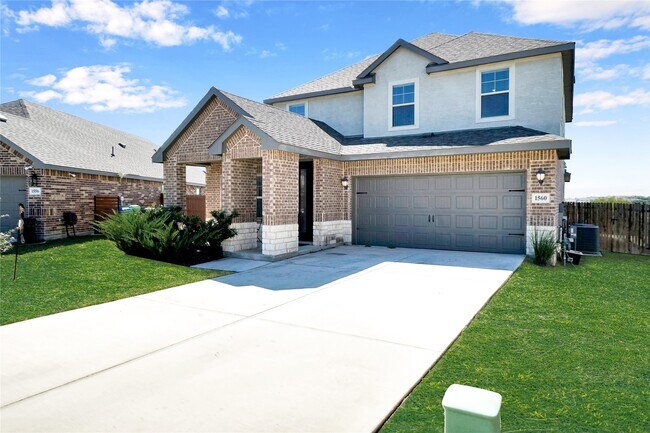 Photo - 1560 Arcadian Lily