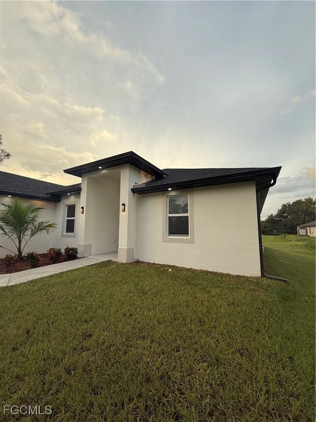 Photo - 2807 40th St W