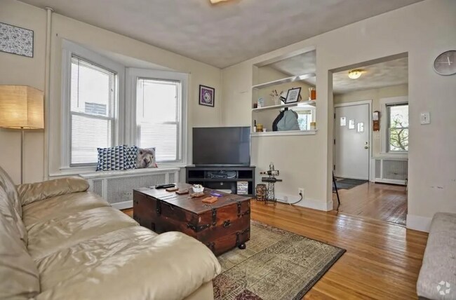 Building Photo - 15 Princeton St Unit 1 Rental