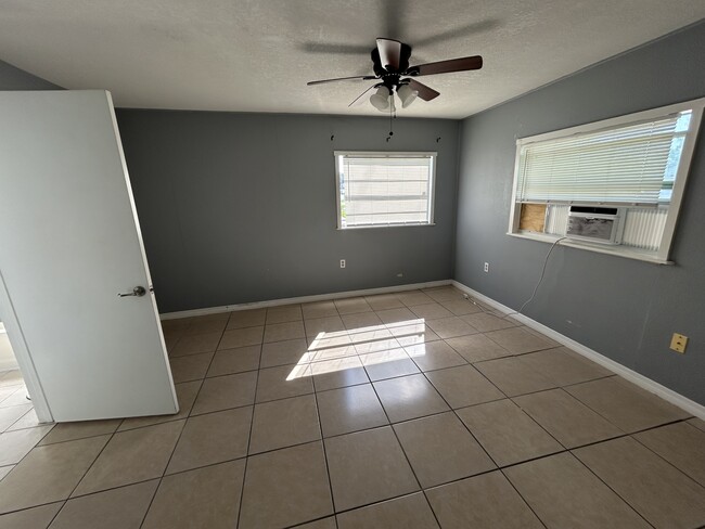 Photo - 100 12th St