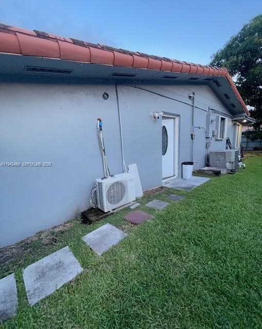 Photo - 1090 W 60th St