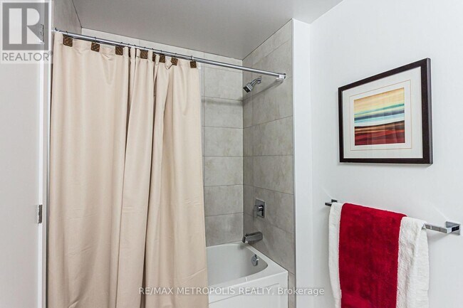 Photo - 8 Tippett Rd Unit 1005