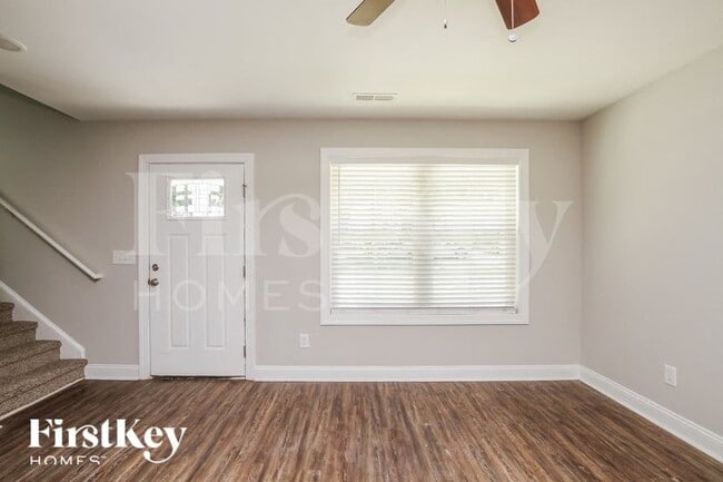 Photo - 665 Wilson St