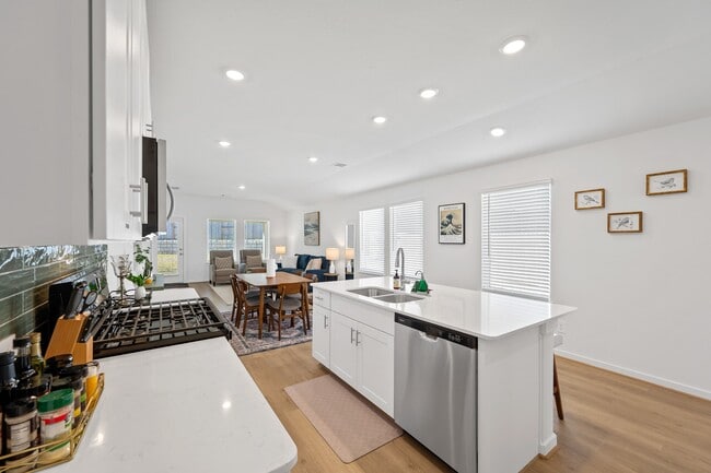 Photo - 1940 Velvet Oak Ln