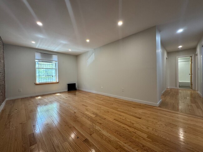 Photo - 707 W 171st St Unidad A