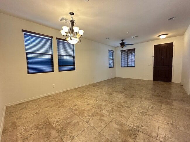 Photo - 5 Bedroom, 4 bathroom georgous views of the Mountain