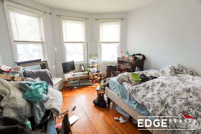 Photo - 70 Antwerp St Unit 2