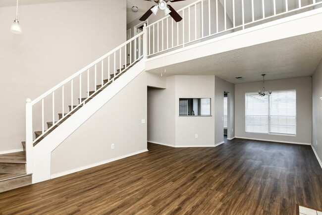 Photo - 2500 Creekwood Ln