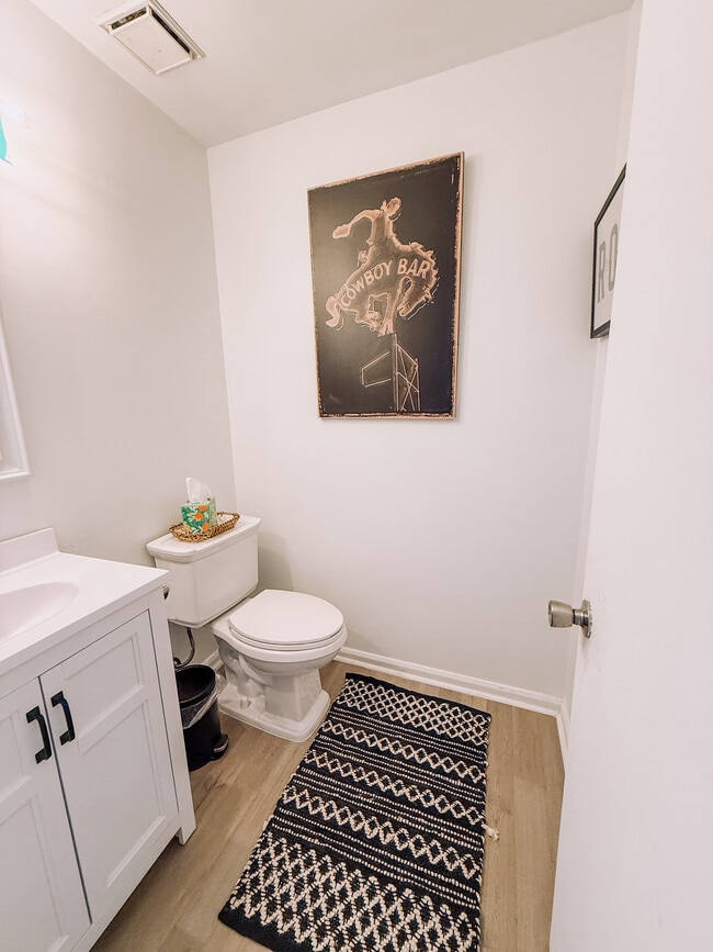 Photo - 1073 Chinquapin Ln