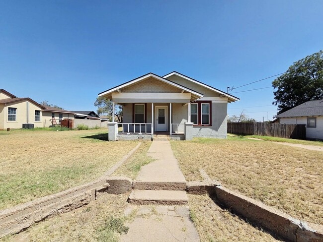 Building Photo - 2107 27th St