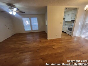 Photo - 8934 Golden Brook