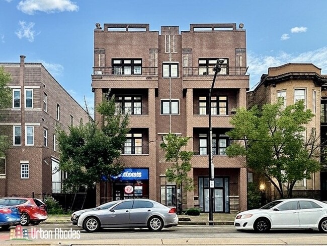 Building Photo - 3806 N Ashland Ave Unit 3N Rental