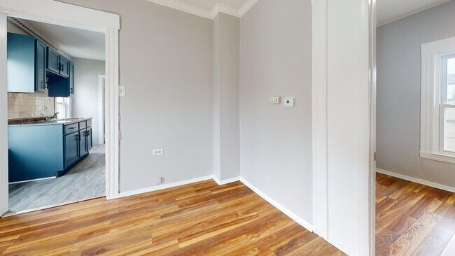 Photo - 3272 W 50th St Unidad 3272 W 50th St UP