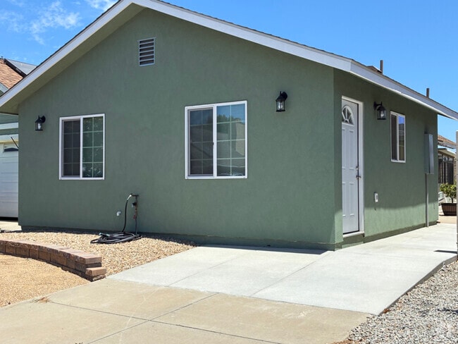 Building Photo - 1524 Lark St Rental