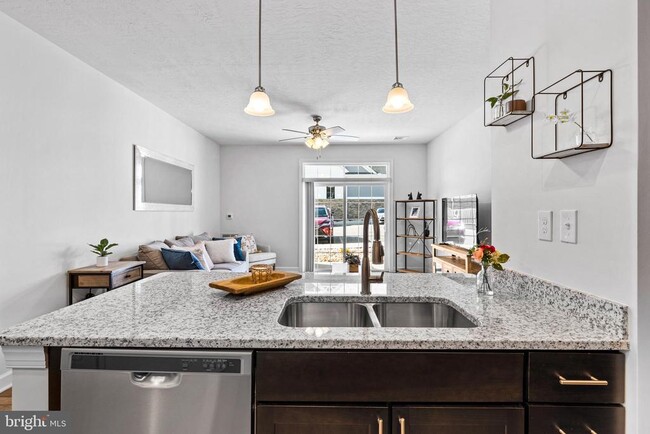 Photo - 1006 Admiral Ln Unit 203