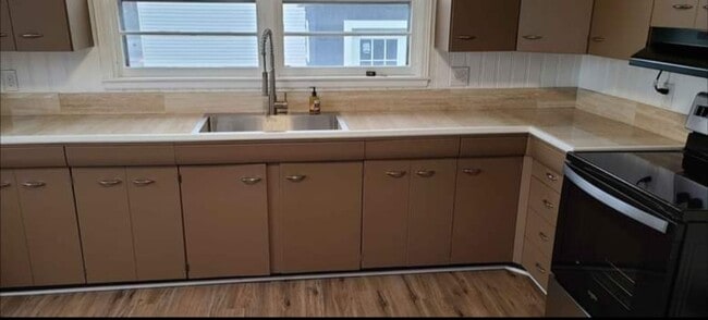 Building Photo - 925 Calvert St