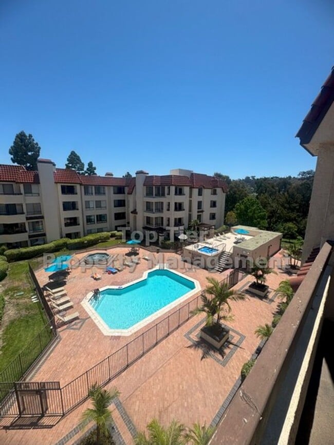 Building Photo - Upgraded Top-Floor 2 bed/ 2 bath with Pool... Unit 4415 Rental