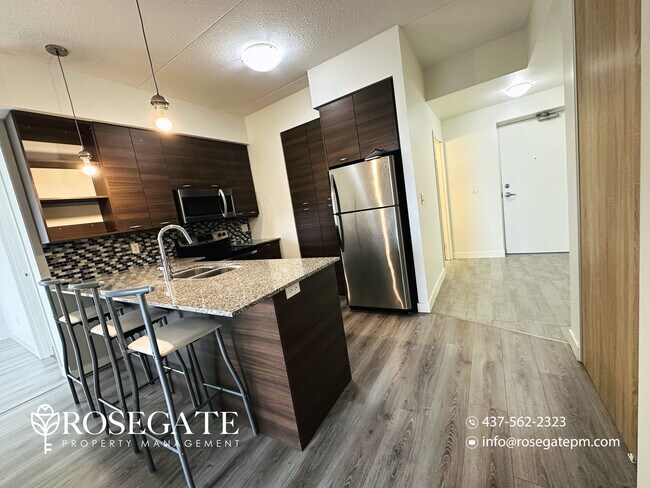Photo - Furnished High-Floor Corner Unit with 2 Bedrooms, 2 Bathrooms & Private Balcony in Waterloo Unité 1310