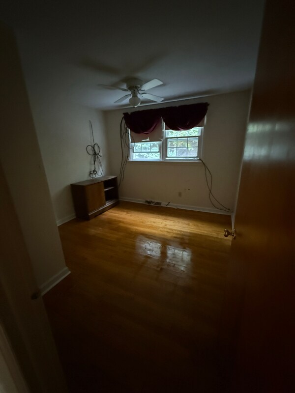 Photo - 512 Oakridge Dr House