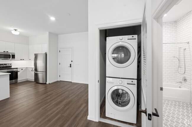 2BR, 2BA - 1,457SF - Laundry