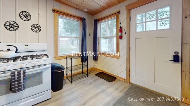 8 Sand Beach Ln