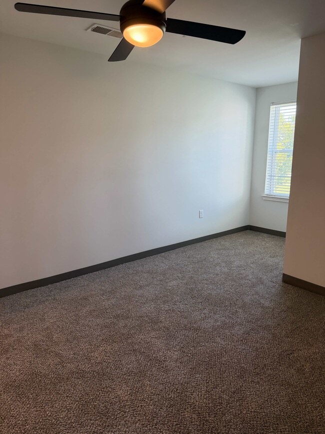 3BR, 2BA