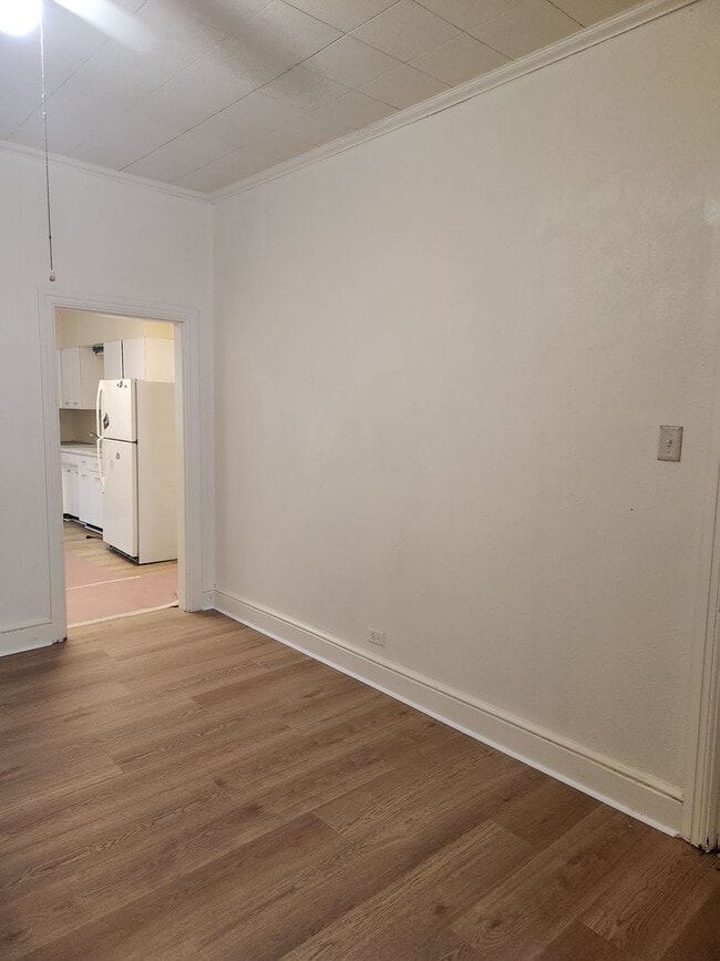 582 W King St