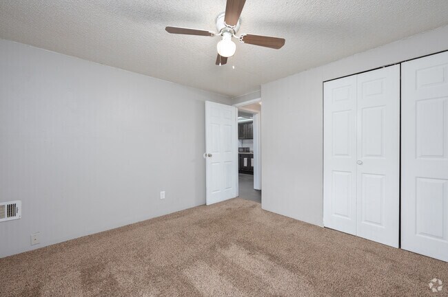 1BR, 1BA - 576SF - Primary Bedroom