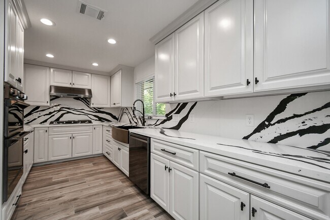 Photo - 1805 East Ave