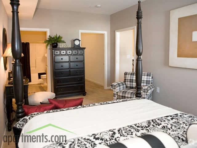Pelican Large Bedroom