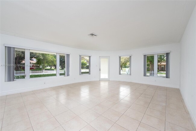 2121 N Greenway Dr