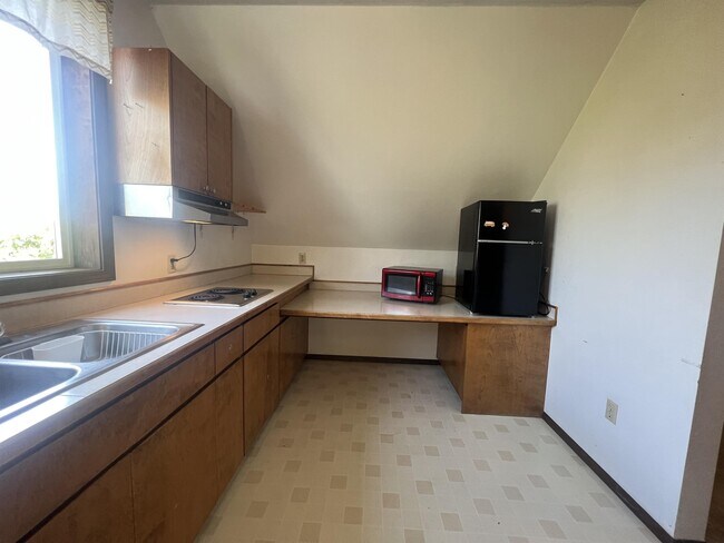 Photo - 634 NW Lee St