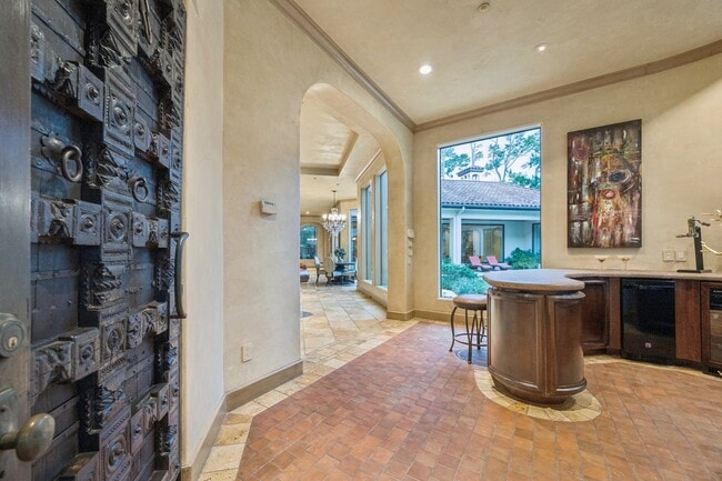Photo - 2 Lacewood Ln